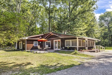 Motivated sellers This Charming 3-bedroom, 1-bath home comes - photo 40