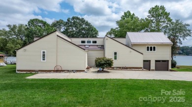 Lake Home ActiveUnderContr in Hickory, North Carolina
