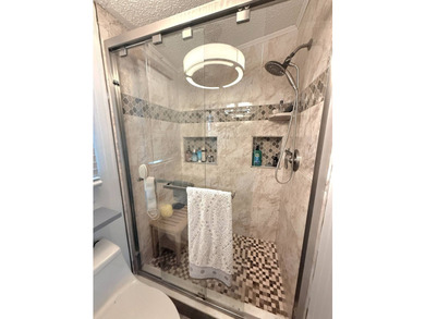 NEW LISTING!! STUNNING 2 BEDROOM 2 BATH WITH SCREENED IN RAISED - photo 3