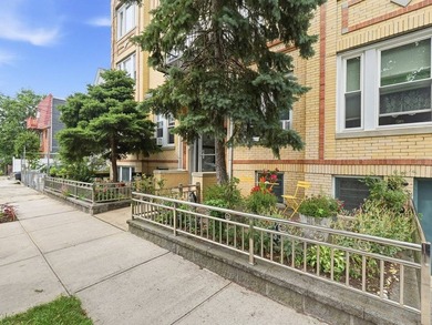 Welcome to this modern, impeccably maintained 1-bedroom, 1-bath - photo 1