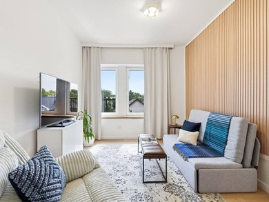 Welcome to this modern, impeccably maintained 1-bedroom, 1-bath - photo 2