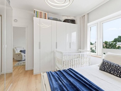 Welcome to this modern, impeccably maintained 1-bedroom, 1-bath - photo 10