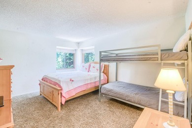 Welcome to this great family cabin with an attached 2 car garage - photo 17