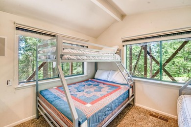 Welcome to this great family cabin with an attached 2 car garage - photo 22