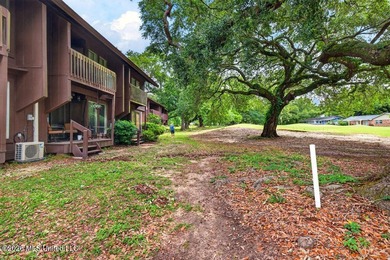 Comfortable Molokai Village condo in Building D featuring an - photo 26