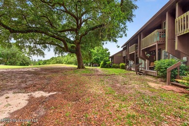 Comfortable Molokai Village condo in Building D featuring an - photo 28