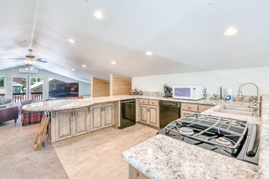 Welcome to this great family cabin with an attached 2 car garage - photo 35