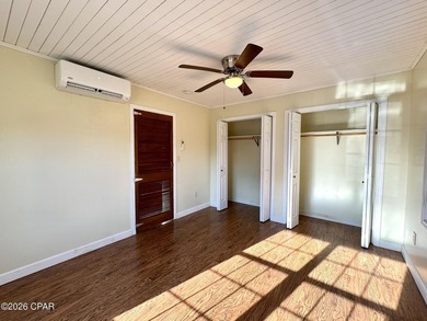 Charming 3-BR Bungalow Near the Bay. Enjoy easy coastal living - photo 7