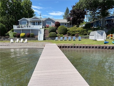 Exceptional waterfront property! Experience lakefront living at - photo 1