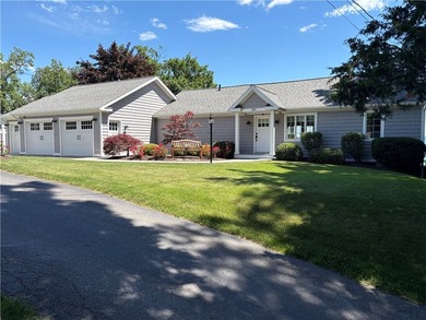 Exceptional waterfront property! Experience lakefront living at - photo 2