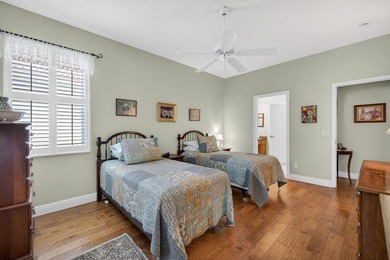 Situated on a large corner lot with lush tropical landscaping - photo 27