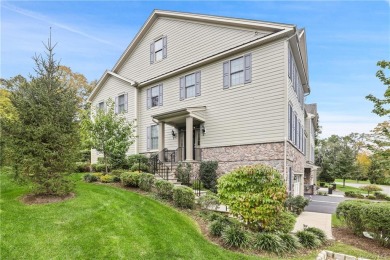 (private lake, pond, creek) Townhome/Townhouse For Sale in Cortlandt New York