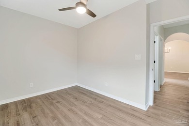 Beautifully updated brick home in desirable Oak Pointe! This - photo 22
