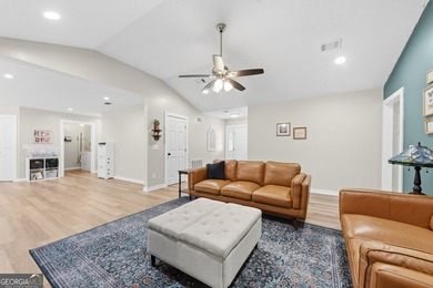 Welcome to Creekside at Sugarmill, where custom updates and - photo 7