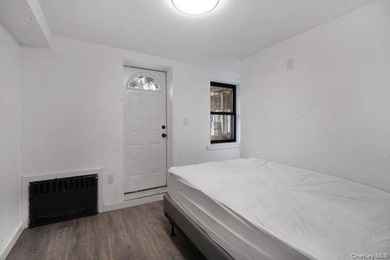 Turnkey, four-story two-family townhouse with cellar, offering - photo 6