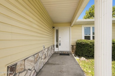 Welcome home to this affordable and move-in-ready 3-bedroom - photo 3