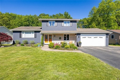 **BACK ON MARKET! Act fast before it's gone again! No delayed - photo 1