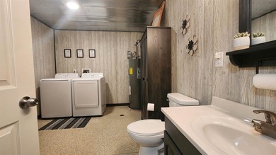 Attention outdoor enthusiasts! This is the property you've been - photo 6
