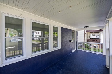 Completely renovated 3-bedroom, 2 full bath home offering - photo 4