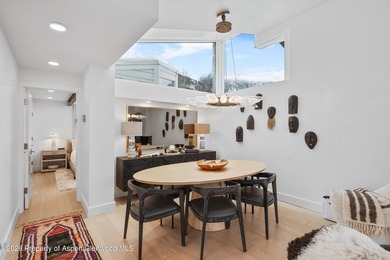 Settle into the Aspen lifestyle from this inviting three-bedroom - photo 5