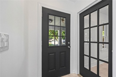 Completely renovated 3-bedroom, 2 full bath home offering - photo 5