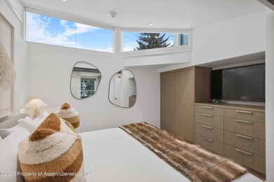 Settle into the Aspen lifestyle from this inviting three-bedroom - photo 10