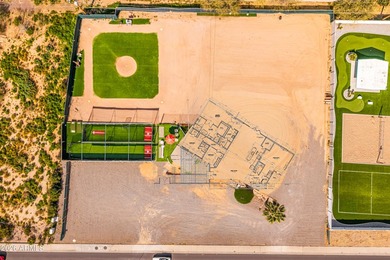 Discover an exceptional 1-acre parcel in the heart of Scottsdale - photo 1