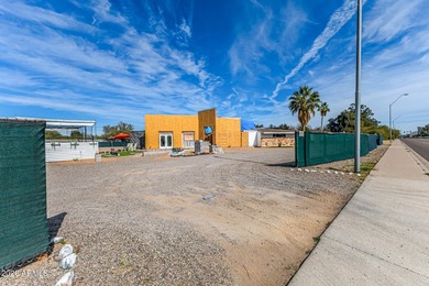 Discover an exceptional 1-acre parcel in the heart of Scottsdale - photo 3