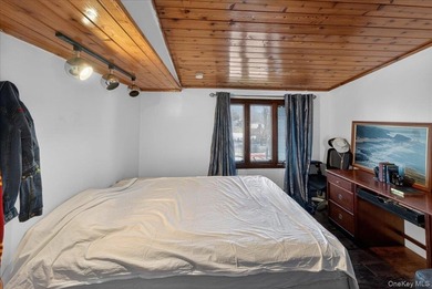 Welcome to this spacious and versatile home set on an oversized - photo 14