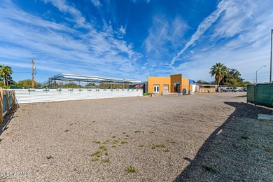 Discover an exceptional 1-acre parcel in the heart of Scottsdale - photo 5