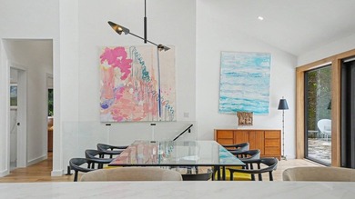 Breathtaking Moderne meets transitional style in this unique - photo 6