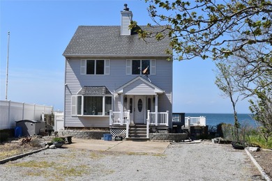 Welcome to this One-of-a-Kind 4-Bedroom, Custom Built Colonial - photo 4