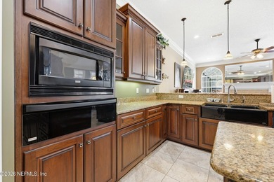 Exceptional living in this beautifully 5 BD, 4-BA turn key pool - photo 14