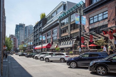 Governor's Tower in Yaletown, this updated 3-bedroom home offers - photo 16