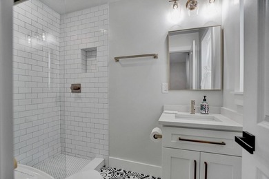 FULLY OPERATIONAL ! NO RENTAL RESTRICTIONS. 2 BLOCKS TO THE - photo 17