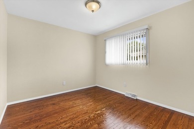 Seller has meticulously updated this home over the last few - photo 18