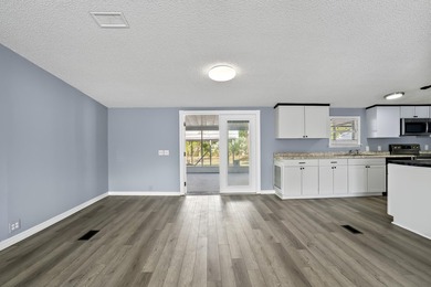 Priced to sell! Move in ready 3/2 home, 1,848 sq ft of - photo 18
