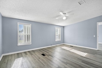 Priced to sell! Move in ready 3/2 home, 1,848 sq ft of - photo 24