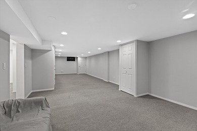 Seller has meticulously updated this home over the last few - photo 25