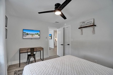 FULLY OPERATIONAL ! NO RENTAL RESTRICTIONS. 2 BLOCKS TO THE - photo 26