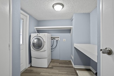 Priced to sell! Move in ready 3/2 home, 1,848 sq ft of - photo 32