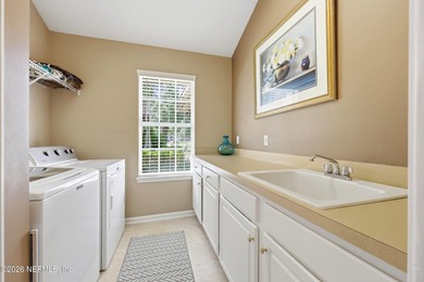 Exceptional living in this beautifully 5 BD, 4-BA turn key pool - photo 33
