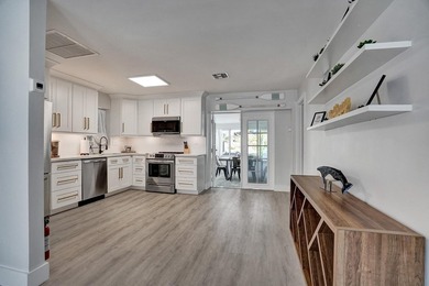 FULLY OPERATIONAL ! NO RENTAL RESTRICTIONS. 2 BLOCKS TO THE - photo 34