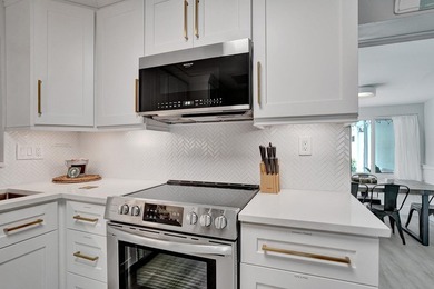 FULLY OPERATIONAL ! NO RENTAL RESTRICTIONS. 2 BLOCKS TO THE - photo 36