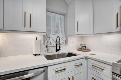 FULLY OPERATIONAL ! NO RENTAL RESTRICTIONS. 2 BLOCKS TO THE - photo 38