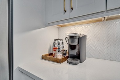 FULLY OPERATIONAL ! NO RENTAL RESTRICTIONS. 2 BLOCKS TO THE - photo 46