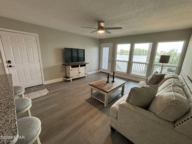 MOTIVATED SELLER! BRING ALL OFFERS!!! Make every day feel like a - photo 3