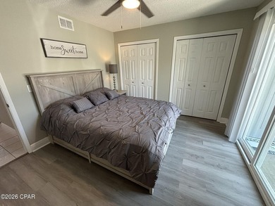 MOTIVATED SELLER! BRING ALL OFFERS!!! Make every day feel like a - photo 8