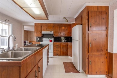 80 Holmes Street is not to be missed, this charming home - photo 12