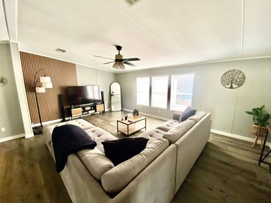 Welcome to your dream home! This double-wide mobile home is a - photo 6